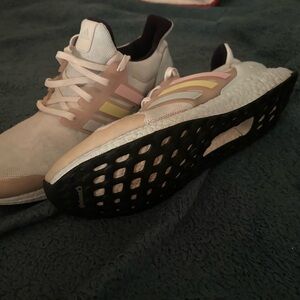 Addidas ultraboost 3.0 DNA men’s running shoes size 9 - light use